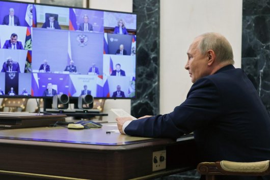V Kremli vypukla tichá vojna Putinovi rovno pod nosom. Dve frakcie spolu začali bojovať o kontrolu