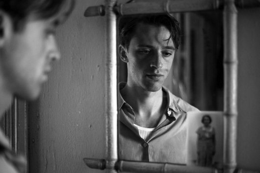 Filmy .týždňa: Nezmysel života, trýznivá láska a deň bez reflexie