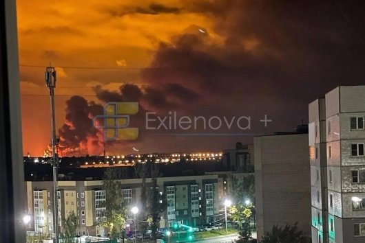 Ukrajina ONLINE: Rusko zaútočilo raketami na Kyjev, v Rusku medzitým horela rafinéria a hlásili útok na letisko