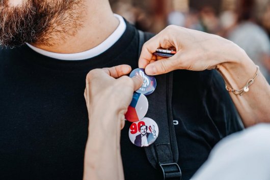 České médiá vyzývajú politikov k odmietnutiu násilia
