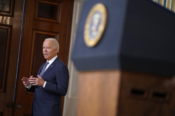 Biden povedal Putinovi, že Rusko musí zakročiť proti kyberzločincom