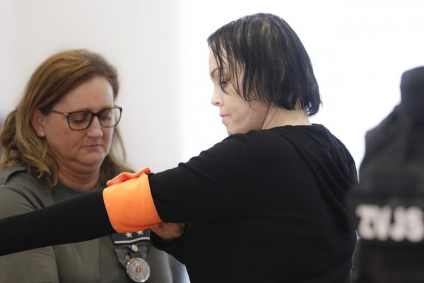 Alena Zsuzsová je odsúdená v kauze vraždy Basternáka na 21 rokov väzenia
