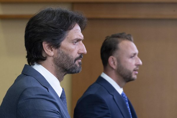 Kaliňák aj Šutaj Eštok klamú, až sa práši. Sudca nemohol v Šutaj Eštokovom prípade konať inak. Vyzliekli by ho z talára