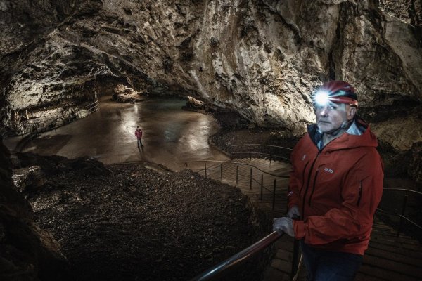 Strážcovia krasových krás. Reportáž z jaskýň, ktoré môžete navštíviť aj v zime