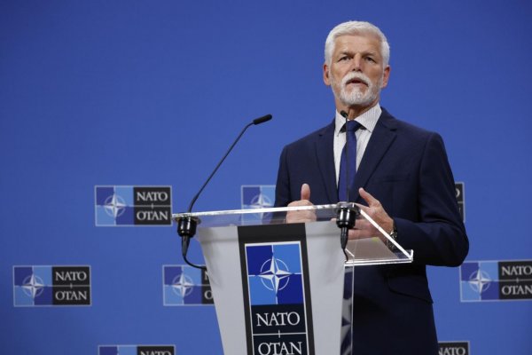 Pavel: Z obrany krajiny by sa pred voľbami nemala stať politická téma