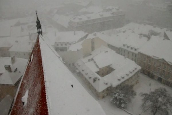 Zasnežená Bratislava z Dómu Sv. Martina