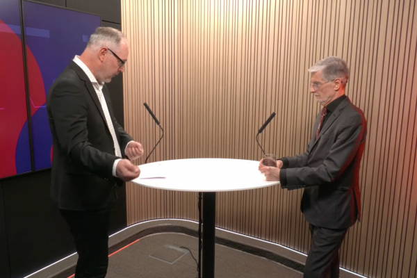 Peter Weiss u Závodského: Maďari od Magyara očakávajú, že neurobí iba hrubú červenú čiaru za Orbánovým režimom