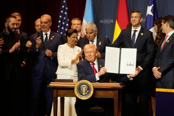 Trump založil vojenskú koalíciu na „odstránenie kartelov“ zo západnej pologule