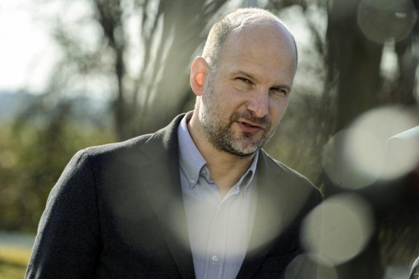Ficova zahraničná politika nefunguje, ale spôsobuje hanbu SR vo svete, uviedol Grendel