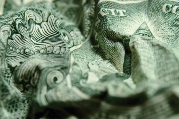 Esej: Konšpiračné fantázie sa znovu šíria u nás aj vo svete. Ako ich správne čítať a prečo sú nebezpečné?