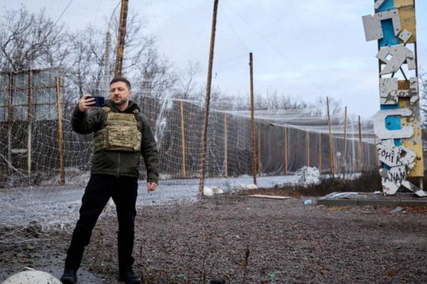 Zelenskyj sa vysmial Putinovi z údajne dobytého Kupjansku. Poslal mu selfíčko