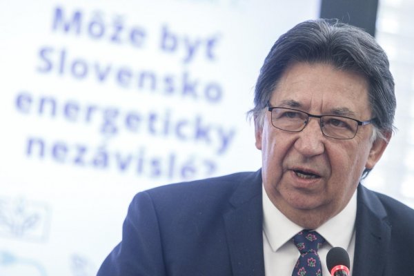 Minister životného prostredia Ján Budaj je pripravený zaviesť reguláciu medveďa hnedého 