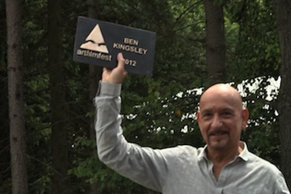 Sir Ben Kingsley: Na diktátoroch sa treba zabávať