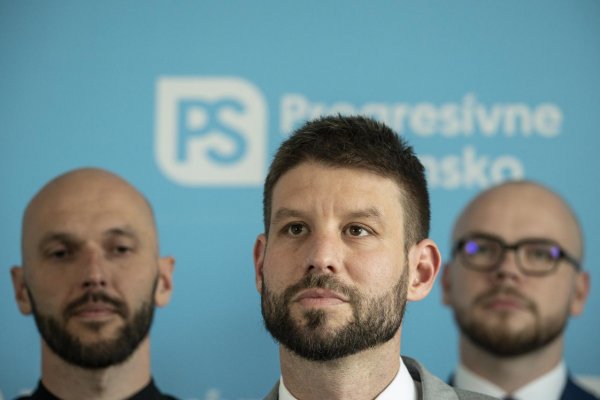 Šimečka uviedol, že programové vyhlásenie je nedostatočné a zaseknuté v minulosti