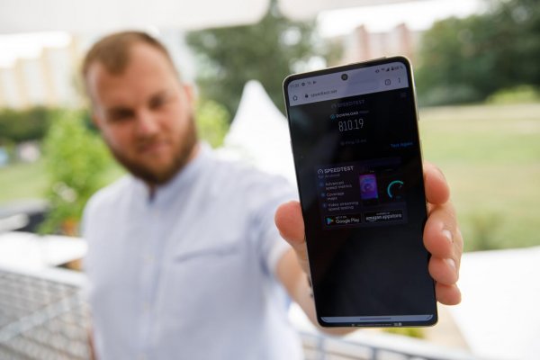 O2 pokračuje v budovaní 5G siete naplno. Zákazníkom zdvojnásobuje dáta v SMART Paušáloch