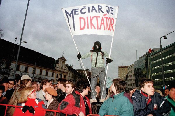 Týždeň vie zmeniť veľa: Ako vyhrať voľby a obnoviť Slovensko – odpovedajú Peter Zajac a František Mikloško