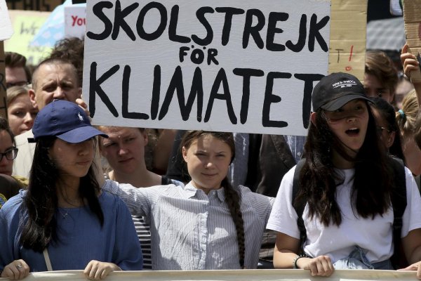 Vo Viedni demonštrovali tisíce ľudí. Prišla aj Greta Thunberg
