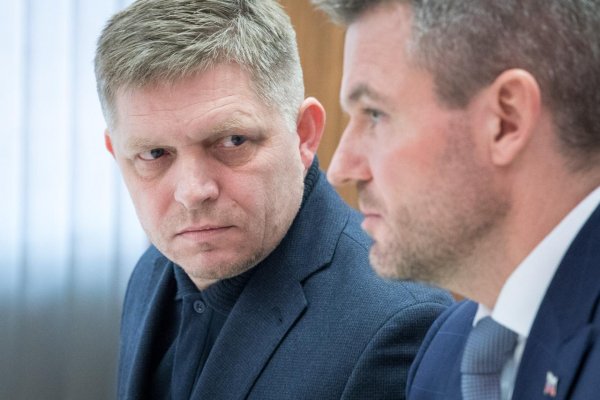 Fico: Je na Pellegrinim, či ostane v Smere. Momentálne ostávam, povedal premiér