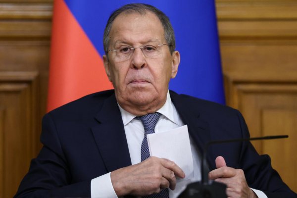 Lavrov: Rusko je pripravené ponúknuť NATO a EÚ záruky o neútočení