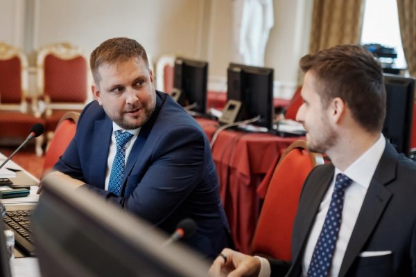 Kamil Šaško sa zatiaľ nevyjadril, či zruší tender, urobí tak v pondelok