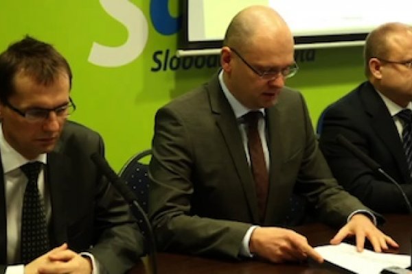 Sulík: Fico je klikujúci šašo v červenom plášti