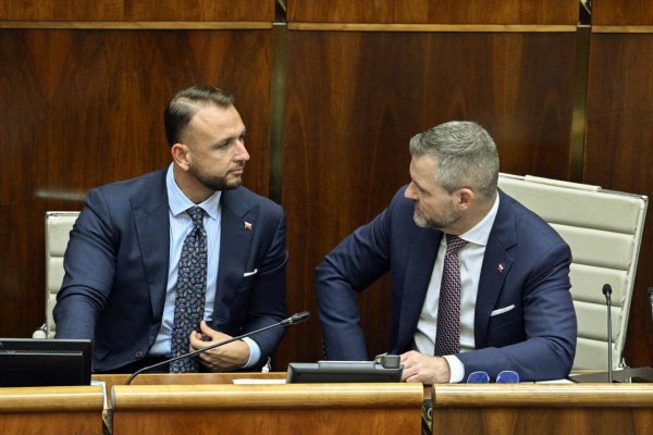 Prezident vyzval Šutaja Eštoka na prehodnotenie zmeny petičného práva