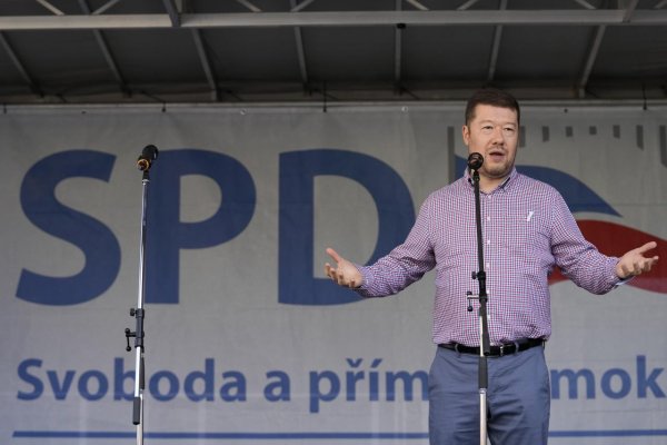 Okamurova SPD minula tisíce dolárov na reklamy na Meta bez povinných označení, uvádza správa