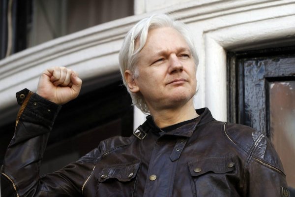 Julian Assange: revoluční ikona s prošlou lhůtou spotřeby