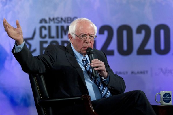 Lekári potvrdili, že americký senátor Sanders mal srdcový infarkt