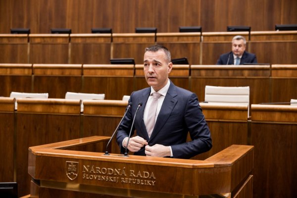 Petíciu „Naše deti a školy si nedáme!“ podpísalo takmer 89-tisíc občanov, žadujú poslancov nepodporiť novú školskú legislatívu