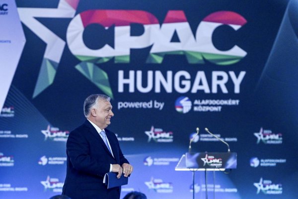 Spojené štáty a Európska únia sú podľa Orbána pripravení kŕmiť vojnu na Ukrajine