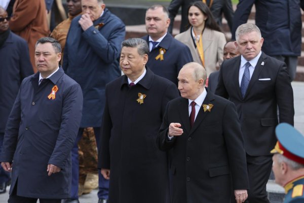 Fico pôjde 9. mája do Moskvy na oslavy Dňa víťazstva, uvažuje aj nad ústavnou ochranou mieru