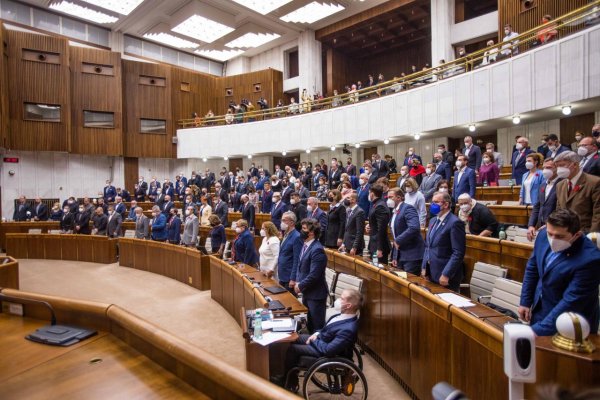 Poslanci neschválili zmenu interrupčného zákona, chýbal jeden hlas