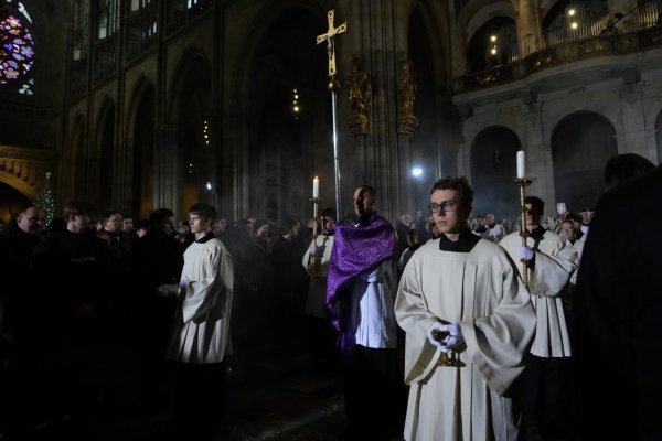 V katedrále sv. Víta na Pražskom hrade sa konala bohoslužba za obete streľby