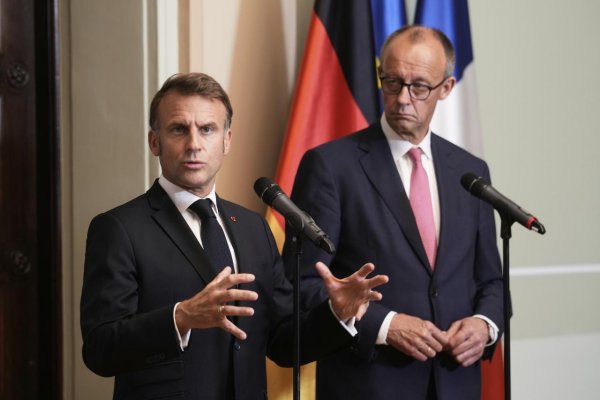 Francúzsko a Nemecko ostro odsúdili videá Hamasu s vychudnutými izraelskými rukojemníkmi