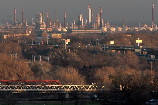 Ráno boli na Slovensko obnovené dodávky ropy ropovodom Družba