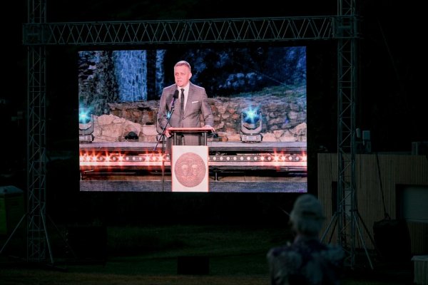 Eugen Korda: Predražení Cyril a Metod