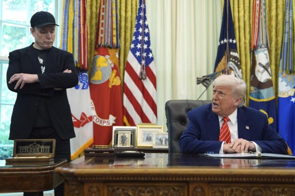 Musk začína ľutovať svoje kritické príspevky o Trumpovi