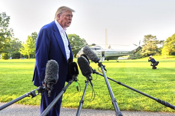 Trump tvrdí, že Irán aj Izrael porušili prímerie