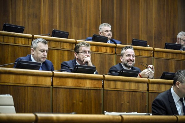 .týždeň v parlamente: Sulík, Mikuláš a noc dlhých nožov