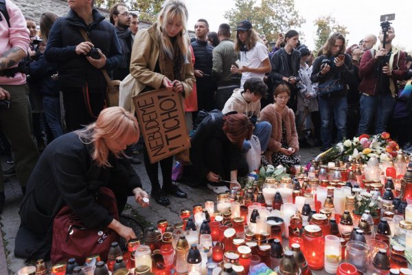 Parlament odsúdil teroristický útok na LGBTI komunitu a žiada vládu o opatrenia