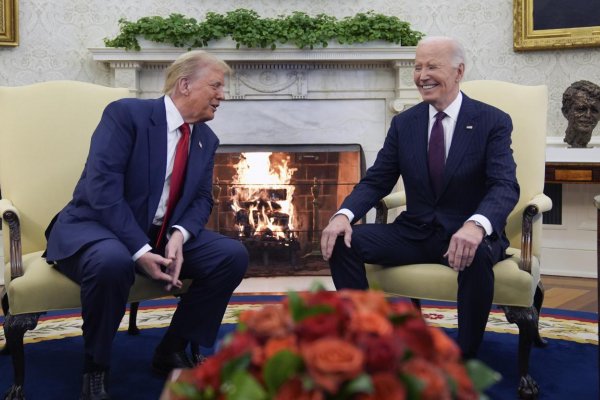 Biden prijal Trumpa v Oválnej pracovni, prisľúbili si hladké odovzdanie moci