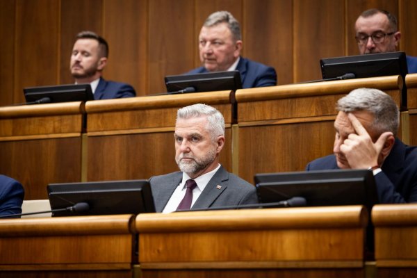 Gašpar: Voliť v zahraničí inde ako na ambasádach nebude možné