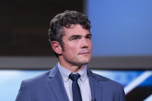 Joe Kent - obeť traumy, obeť Trumpa, alebo nebezpečný človek?