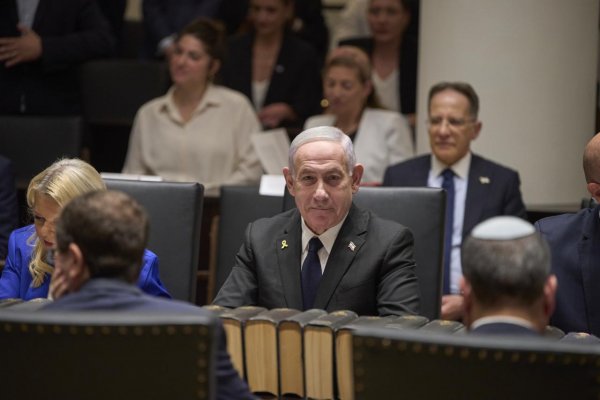 Netanjahuova vláda by sa rozpadla, keby nesúhlasí s obsadením mesta Gaza, uvádza Maariv