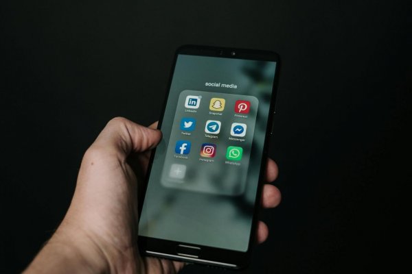 .mladí: Viete si predstaviť život bez sociálnych sietí?