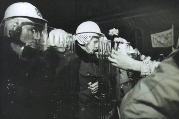 Študenti gymnázií píšu vláde