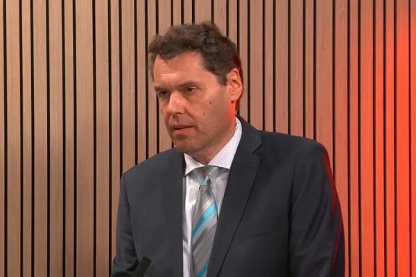 Machunka u Závodského: Sme na gréckej ceste. Hrozí zníženie dôchodkov, zrušenie platových automatov a prepúšťanie