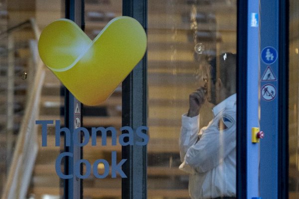 Krach cestovnej kancelárie Thomas Cook nechal v zahraničí 150 000 dovolenkárov