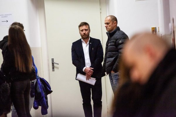 Vyšetrovateľ odmietol trestné oznámenie Kotlára pre vakcíny